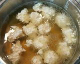 鶏だんごとほうれん草の中華スープ作り方3写真