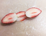 おやつ♡苺と白餡クリームの生春巻き作り方5写真
