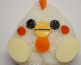 ❀簡単三角おむすびでにわとりさん❀作り方5写真