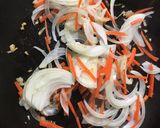 魚肉ソーセージと野菜のペッパーマヨ炒め作り方3写真