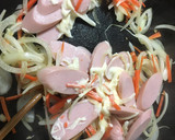 魚肉ソーセージと野菜のペッパーマヨ炒め作り方4写真