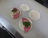 餃子の皮のパニーニ風おつまみハムVer作り方1写真