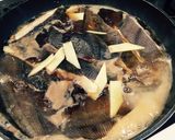 真子入り真カレイの煮付け エノキ添え作り方2写真
