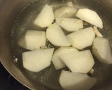 かつおだし香る かぶときのこの味噌汁。作り方5写真