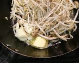 しめじともやしのバターニンニク醤油炒め作り方4写真