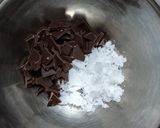 柿の種で簡単!クランチチョコ作り方2写真