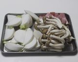 かぶとしめじ、ベーコンの酒蒸し作り方1写真