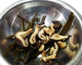 厚揚げと茎わかめの煮物作り方1写真