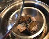 酒蒸しにした活アワビの燻製 肝味噌添え作り方3写真