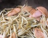 魚肉ソーセージともやしの簡単ソース炒め作り方3写真