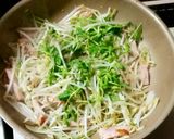 早い☆ベーコン もやし 豆苗 バター炒め作り方3写真