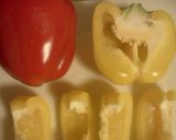 皮はそのまま パプリカのオイル煮☆作り方1写真