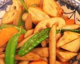 シャキシャキれんこんと野菜のははつゆ炒め作り方4写真
