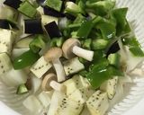 バタ−醤油ソース♡たっぷり野菜オムライス作り方1写真