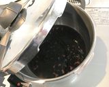 黒豆効果抜群!煮汁もおいしい黒いブリ大根作り方1写真