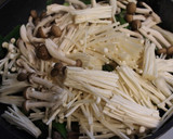 夕♪牛肉エノキタケしめじ長ねぎの炒め物作り方6写真