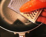 綺麗に痩せられそうなもち麦の人参しりしり作り方1写真