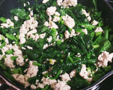 ほうれん草と鶏挽き肉の卵とじ作り方3写真