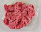 夕♪牛肉エノキタケしめじ長ねぎの炒め物作り方1写真