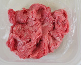 夕♪牛肉エノキタケしめじ長ねぎの炒め物作り方1写真