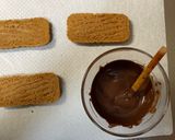簡単　ロータスクッキーのデコチョコ♡作り方1写真
