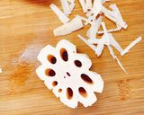オヤツや付け合わせに☆お花の蓮根チップス作り方1写真