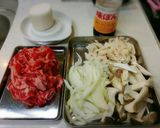 キノコと牛肉のガリバタ醤油ぽん酢炒め作り方1写真