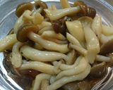 インゲンとしめじのゴマぽん和え作り方1写真
