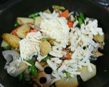チーズがとろける根菜のガーリック炒め作り方6写真