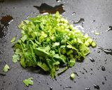 簡単！春菊とお揚げのお味噌汁作り方2写真