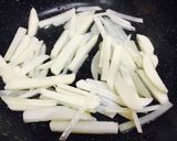 豚こまとジャガイモガリバター醤油炒め作り方1写真