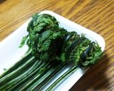 手軽に山菜☆こごみの味噌ナッツごま和え作り方1写真