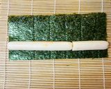 節分に♪可愛いマイクのデコ巻き寿司☆作り方3写真