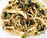 高菜漬けとエリンギの焼きそば☆目玉乗せ作り方3写真