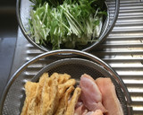 水菜と油揚げの煮びたし鶏モモ肉を加えて作り方1写真