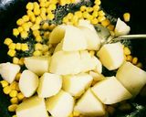 ジャガイモとコーンのバター炒め★作り方1写真