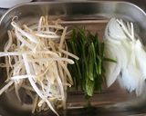 生姜香る春雨と野菜の炒め物。お弁当にも。作り方1写真