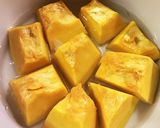 離乳食初期ゴックン期☆かぼちゃのトロトロ作り方1写真