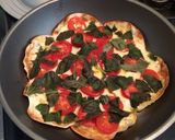 簡単！フライパンで餃子の皮のパリパリピザ作り方5写真