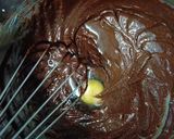 簡単＊たっぷりベリーの濃厚チョコケーキ作り方4写真