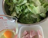 冷蔵庫の在庫整理に~レタスとハムの炒め物作り方1写真