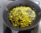 隠し味に肉の旨味!?ガーリックトースト作り方5写真