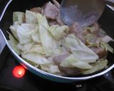 豚とキャベツとしめじのみそミルク煮作り方3写真