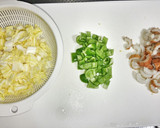 お昼ご飯に☆ちくわと白菜の煮込み丼作り方1写真