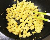 簡単☆コンビーフポテトのガーリック風味作り方3写真