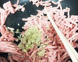 生姜がイイ！簡単豚ミンチの甘味噌炒め♡作り方1写真