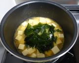簡単！ワカメと豆腐のお味噌汁★夫の料理作り方10写真