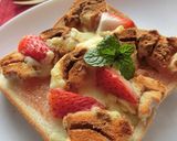 ロールケーキと苺とグミのトースト作り方6写真