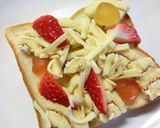 ロールケーキと苺とグミのトースト作り方5写真