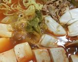 王将餃子とラーメンで*トマト味の中華鍋作り方4写真
